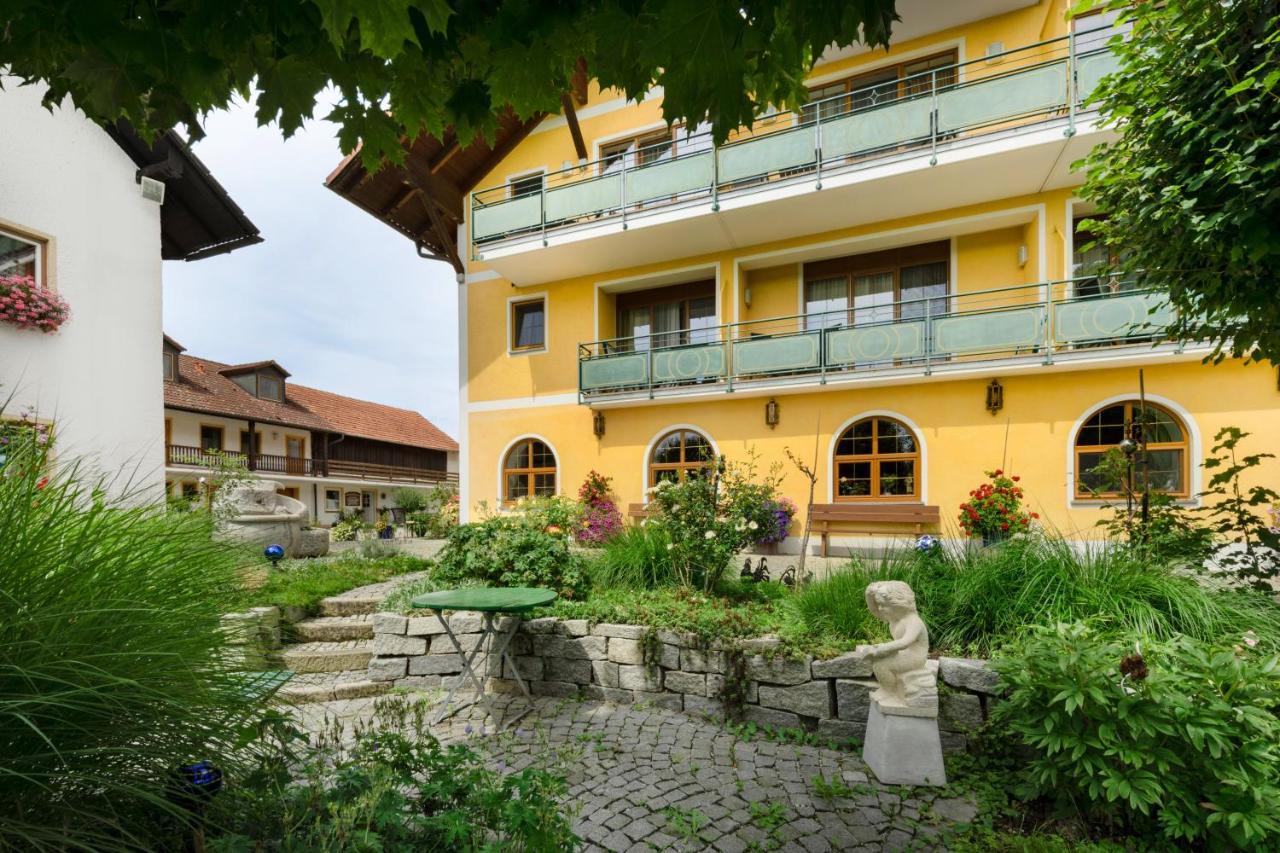 Hotel Preishof キルヒハム エクステリア 写真